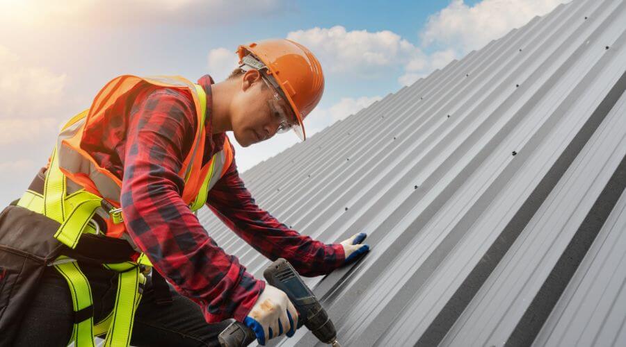 Professional gutter cleaning in Lenhartsville, PA